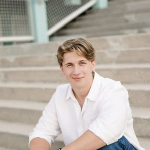Meet your Posher, Max